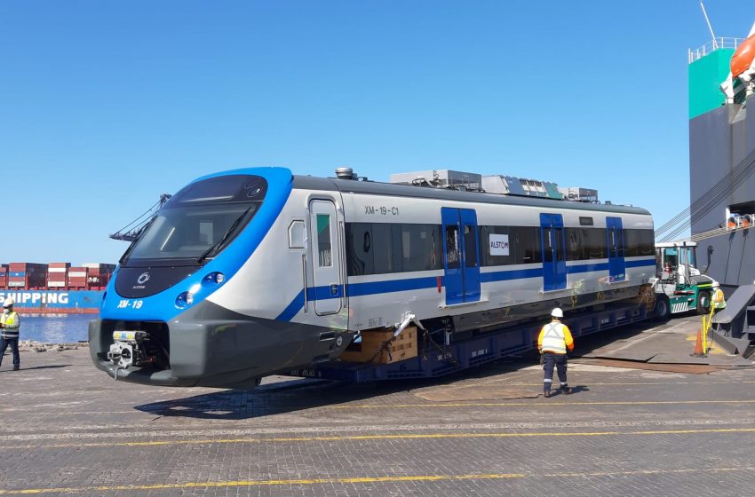  Desembarcan en San Antonio nuevos trenes para los servicios Nos y Rancagua-Estación Central