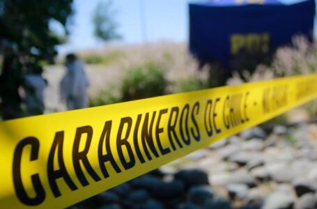 Dos adolescentes mueren baleados en Santiago Centro: se indaga su posible participación en portonazo