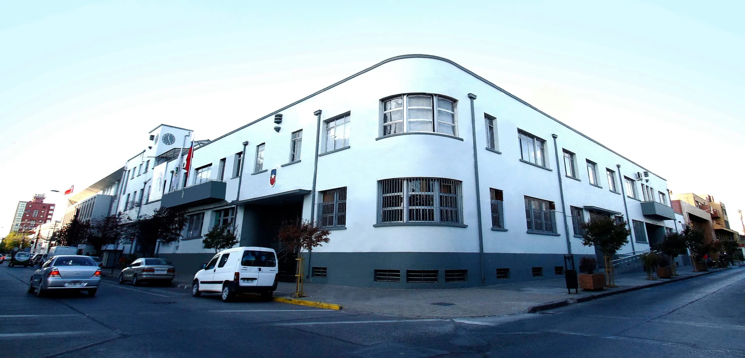 Municipalidad de Curicó anuncia fiscalización interna por casos de viajes al extranjero con licencia médica